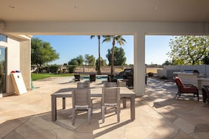 Outdoor dining - Big Luxury House on Golf Course in Gated Community (Goodyear)