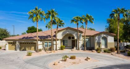 Big Luxury House on Golf Course in Gated Community