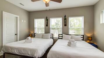 3 bedrooms, desk, iron/ironing board, travel crib