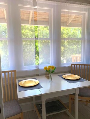 Dining - Close 2 North shore DT, art, events + more! w/2Bikes (St Petersburg)