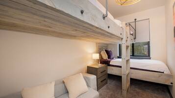 4 bedrooms, internet, bed sheets