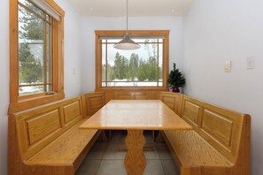 Dining - Cabin getaway 3 bedroom, garage, open floor plan (Fraser)