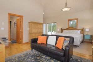 3 bedrooms, Internet, bed sheets - Cabin getaway 3 bedroom, garage, open floor plan (Fraser)