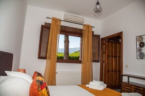 Deluxe Cottage, Accessible, Ensuite (Rabilargo) | 1 bedroom - Finca La Sayuela (Candeleda)