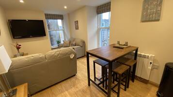 Apartament clàssic, amb bany privat, vistes a la ciutat (Apartment 8) | 1 dormitori