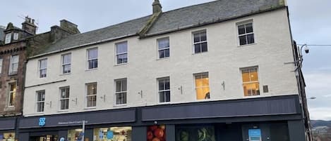 المنشأة من الخارج