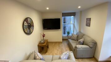 Appartement Classique, salle de bains attenante, vue ville (Apartment 8)