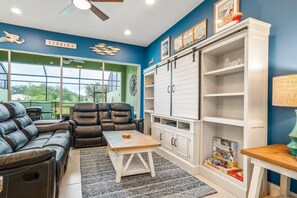 Condo, Multiple Beds (142CD-NON RENTING 4/1/2022 -Festival ) | Living room - 142cd-non Renting 4/1/2022 -festival Resort (Davenport)