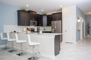 Villa, Multiple Beds (1584MC-The Retreat at ChampionsGate) | Private kitchen