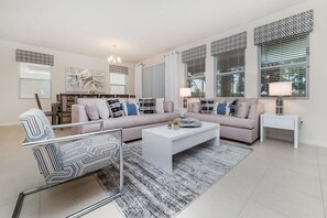 獨棟房屋, 多張床 (6100BOD-Solterra Resort) | 客廳