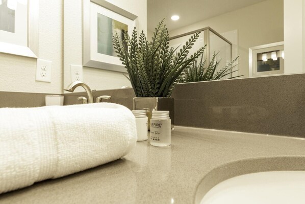 Casa, varias camas (8890CCD-The Retreat at ChampionsGate) | Baño