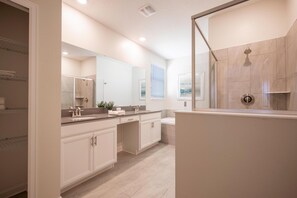 House, Multiple Beds (8933CCD-The Retreat at ChampionsGate) | Bathroom - 8933ccd-the Retreat at Championsgate (Davenport)