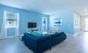 Huis, meerdere bedden (4569TB NON RENTING 09/13/2021 -Storey) | Woonkamer