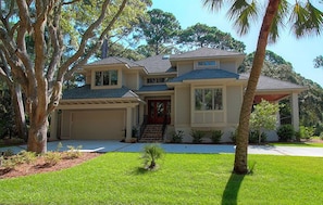 Exterior - 1 Belted Kingfisher, Luxury Hilton Head Home with Private Pool & Spa (Hilton Head Island)