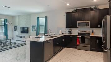 House, Multiple Beds (820DSD - The Retreat at ChampionsGate) | Private kitchen