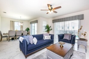Living room - C1573fd-the Retreat at Championsgate (Davenport)