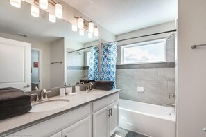 Condo, Multiple Beds (C800PBD - The Retreat at ChampionsGat) | Bathroom