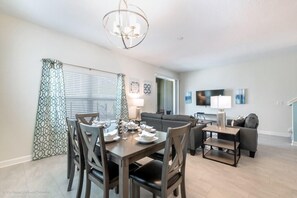Condo, varias camas (C830PBD - The Retreat at ChampionsGat) | Restaurantes