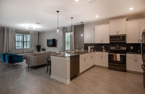 House, Multiple Beds (840DSD-The Retreat at ChampionsGate) | Private kitchen