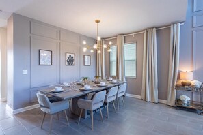 บ้านพัก, หลายเตียง (630SST- The Retreat at ChampionsGate) | ร้านอาหาร