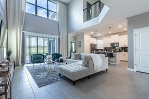 Casa, varias camas (630SST- The Retreat at ChampionsGate) | Zona de estar