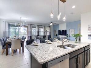 House, Multiple Beds (8043OSC-Solterra Resort) | Private kitchen - 8043osc-solterra Resort (Davenport)