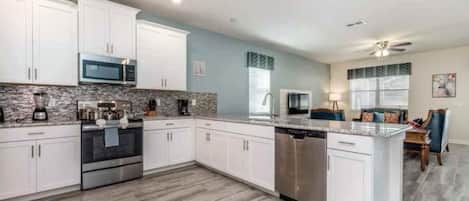 House, Multiple Beds (C9036SID-The Retreat at ChampionsGate) | Private kitchen