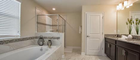 House, Multiple Beds (9032HS-The Retreat at ChampionsGate) | Bathroom