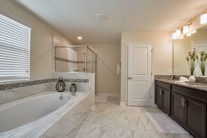 Ferienhaus, Mehrere Betten (9032HS-The Retreat at ChampionsGate) | Badezimmer