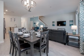 Apartment, Mehrere Betten (C780PBD - The Retreat at ChampionsGat) | Wohnzimmer