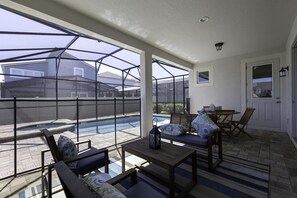 บ้านพัก, หลายเตียง (9002PCT - Solara Resort) | ระเบียง