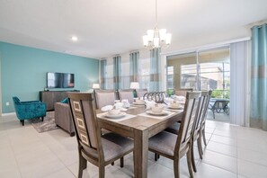 House, Multiple Beds (5261OBA-NON-RENTING 04.15.22-Solterra) | Private kitchen