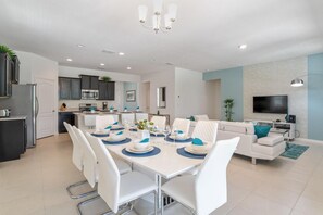 House, Multiple Beds (5284OBA- Solterra Resort) | Private kitchen