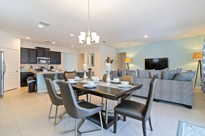 獨棟房屋, 多張床 (7053OWS-Solterra Resort) | 5 間臥室