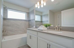 Condo, Multiple Beds (C550PBD- The Retreat at ChampionsGate) | Bathroom - C550pbd- The Retreat at Championsgate (Davenport)