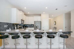 House, Multiple Beds (C771PBD-The Retreat at ChampionsGate) | Private kitchen