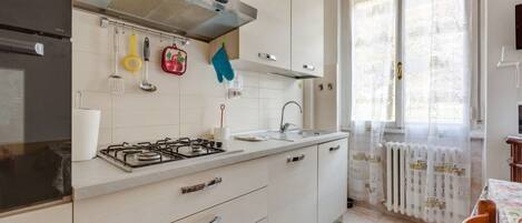 Microonde, forno, piano cottura