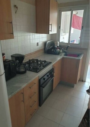 Mikrowelle, Wasserkocher mit Kaffee-/Teezubehör