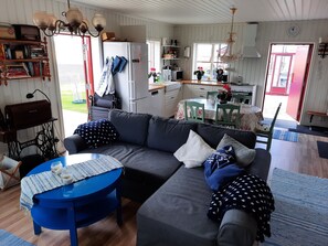 TV - Gårdslägenhet nära Göteborg vid Göta Älv (Alvhem)