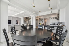 Dining - 10 Collier, Oceanfront, Elevator, Ping Pong, Private Pool, Guest Favorite (Hilton Head)
