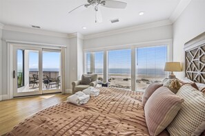 6 Schlafzimmer, BĂŒgeleisen/BĂŒgelbrett, kostenloses WLAN, BettwĂ€sche