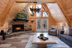 TV, fireplace, offices - Near DTWN, 1Mile to SKI, MTN Views, HotTub,A-Frame (Gatlinburg)