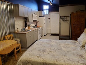 WiFi, bed sheets, wheelchair access
