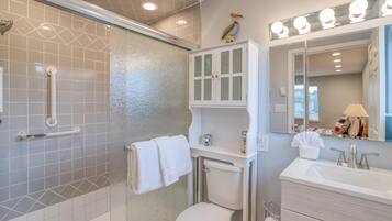 House, Multiple Beds, Beach View (Windsong Hideaway) | Bathroom | Shampoo