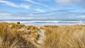 Hus, flere senger, strandutsikt (Windsong Hideaway) | Strand | På stranden
