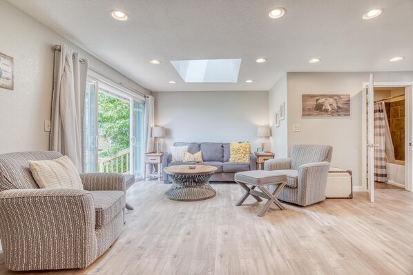 House, 2 Queen Beds (Nehalem House) | Living room