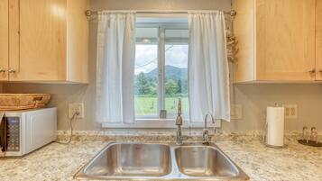 House, 2 Katil Ratu (Queen) (Nehalem House) | Dapur peribadi