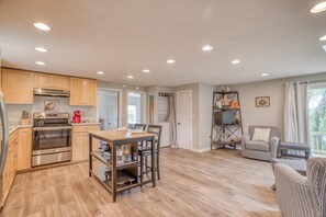 House, 2 Queen Beds (Nehalem House) | Private kitchen - Nehalem House (Nehalem)