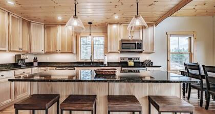 Chalet Tourmaline - Charming Newly Built Chalet