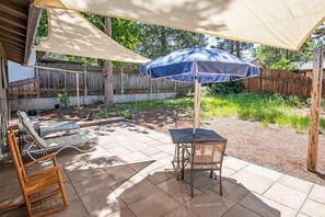 House, 2 Queen Beds (Larkspur House) | Balcony - Larkspur House (Bend)